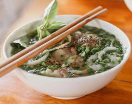 Bol de soupe vietnamienne